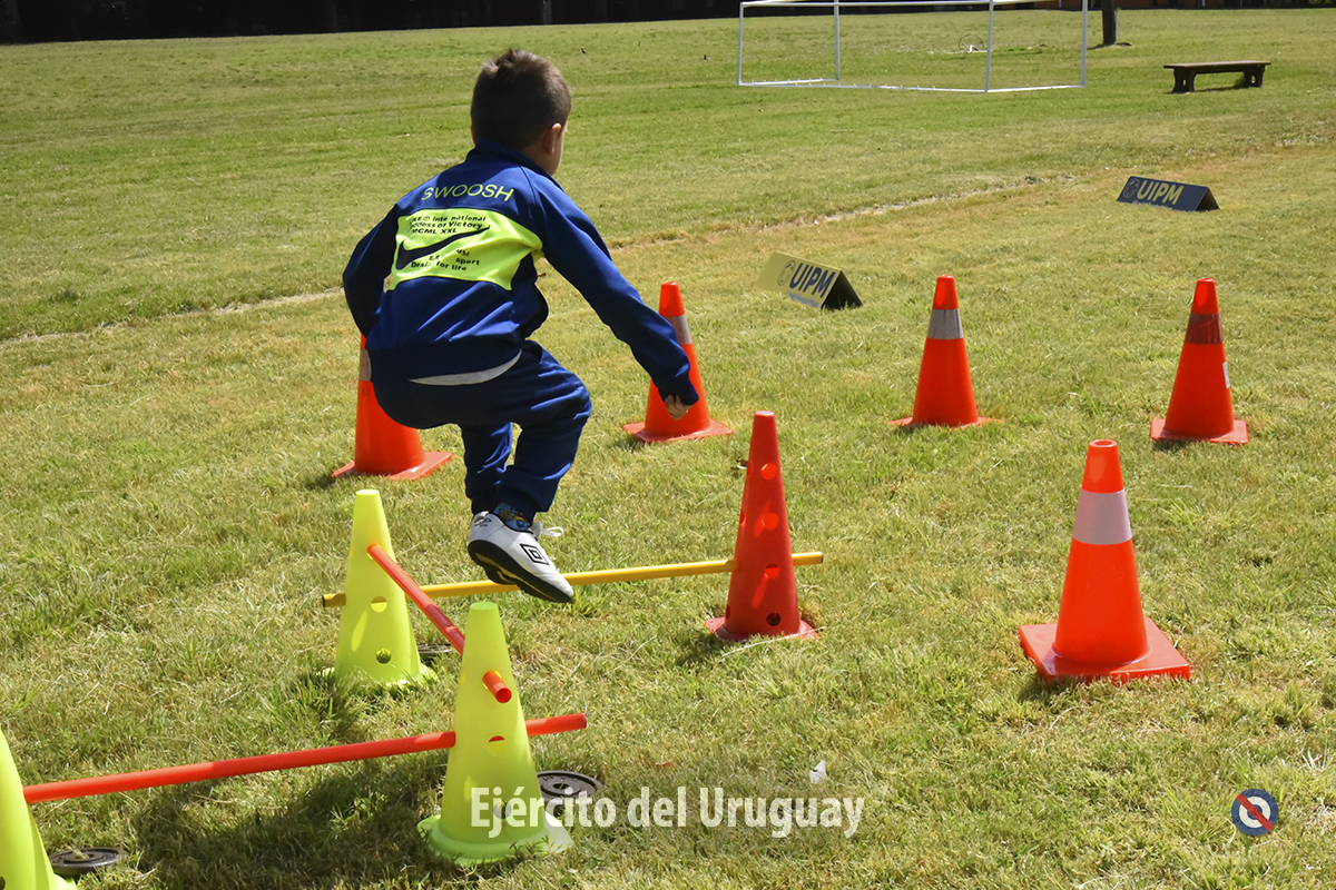 Pista de Obstáculos de Pentatlón Militar - Ejército Nacional