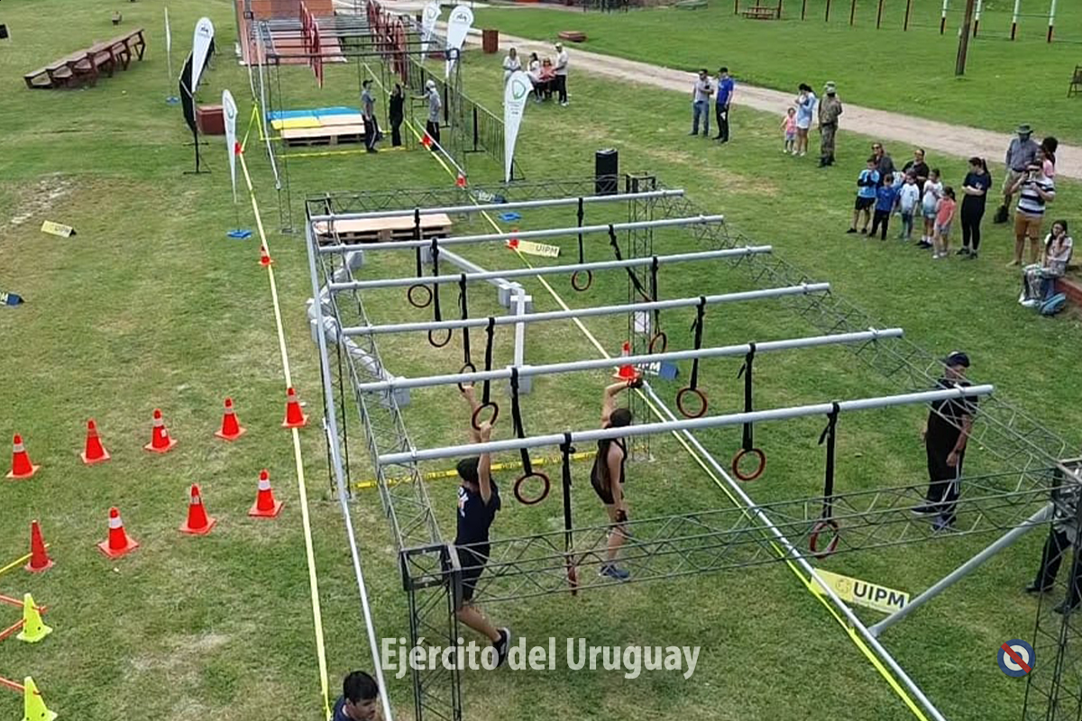 Pista de Obstáculos de Pentatlón Militar - Ejército Nacional